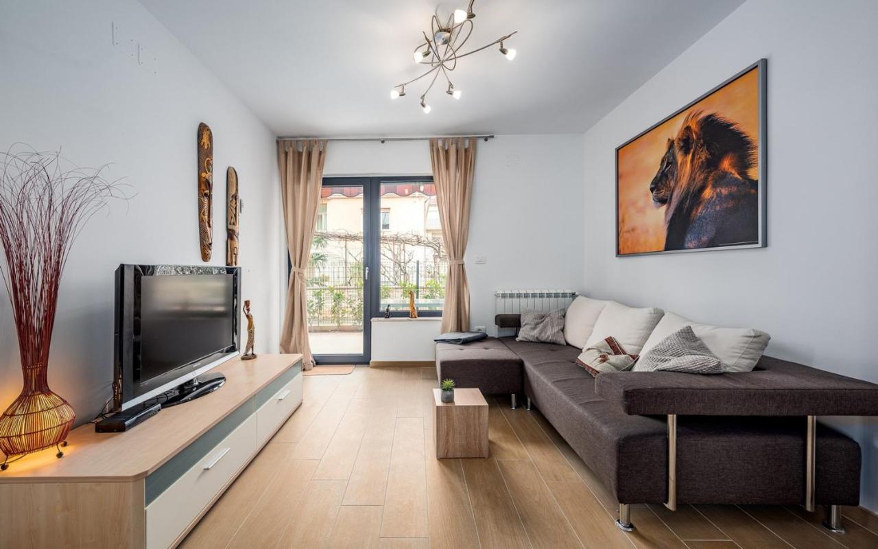 Punta Mary House With Apartment Umag Exterior photo